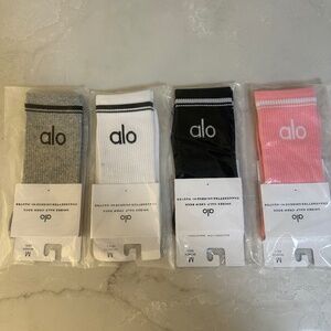 ALO crew socks 4 Pairs size medium women's 8-11.5